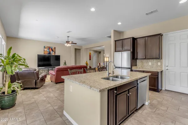 $715,000 | 2827 East Muirfield Street, Gilbert, AZ 85298