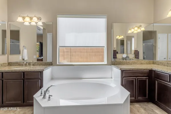 $715,000 | 2827 East Muirfield Street, Gilbert, AZ 85298