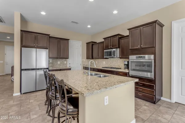 $715,000 | 2827 East Muirfield Street, Gilbert, AZ 85298