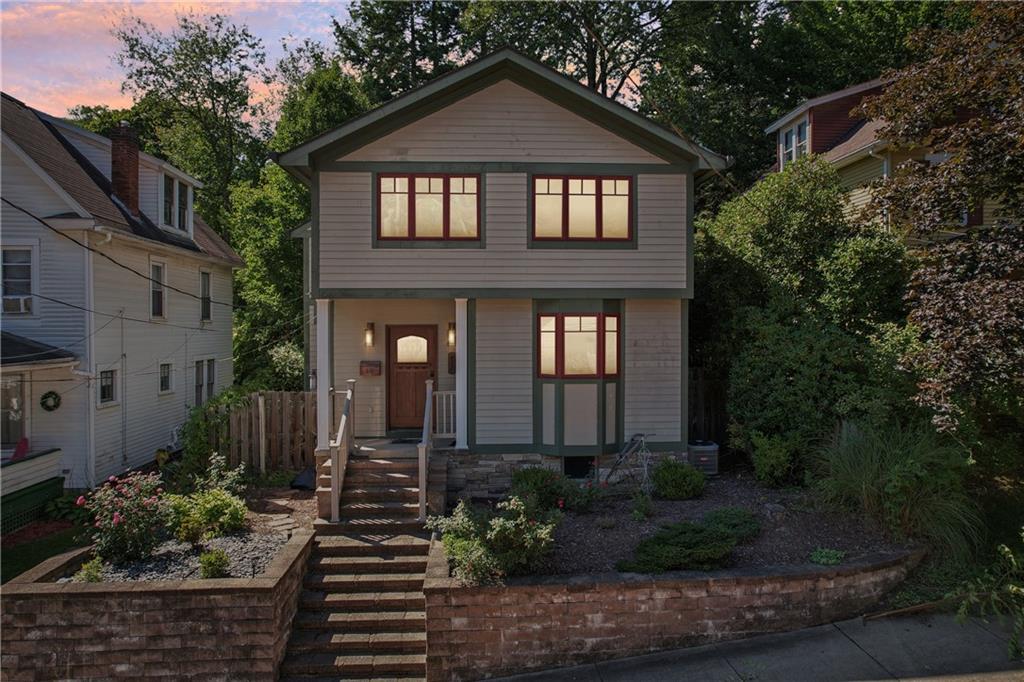 542 North Monroe Street Butler, PA 16001 - Photo 2 of 39 a front view of a house