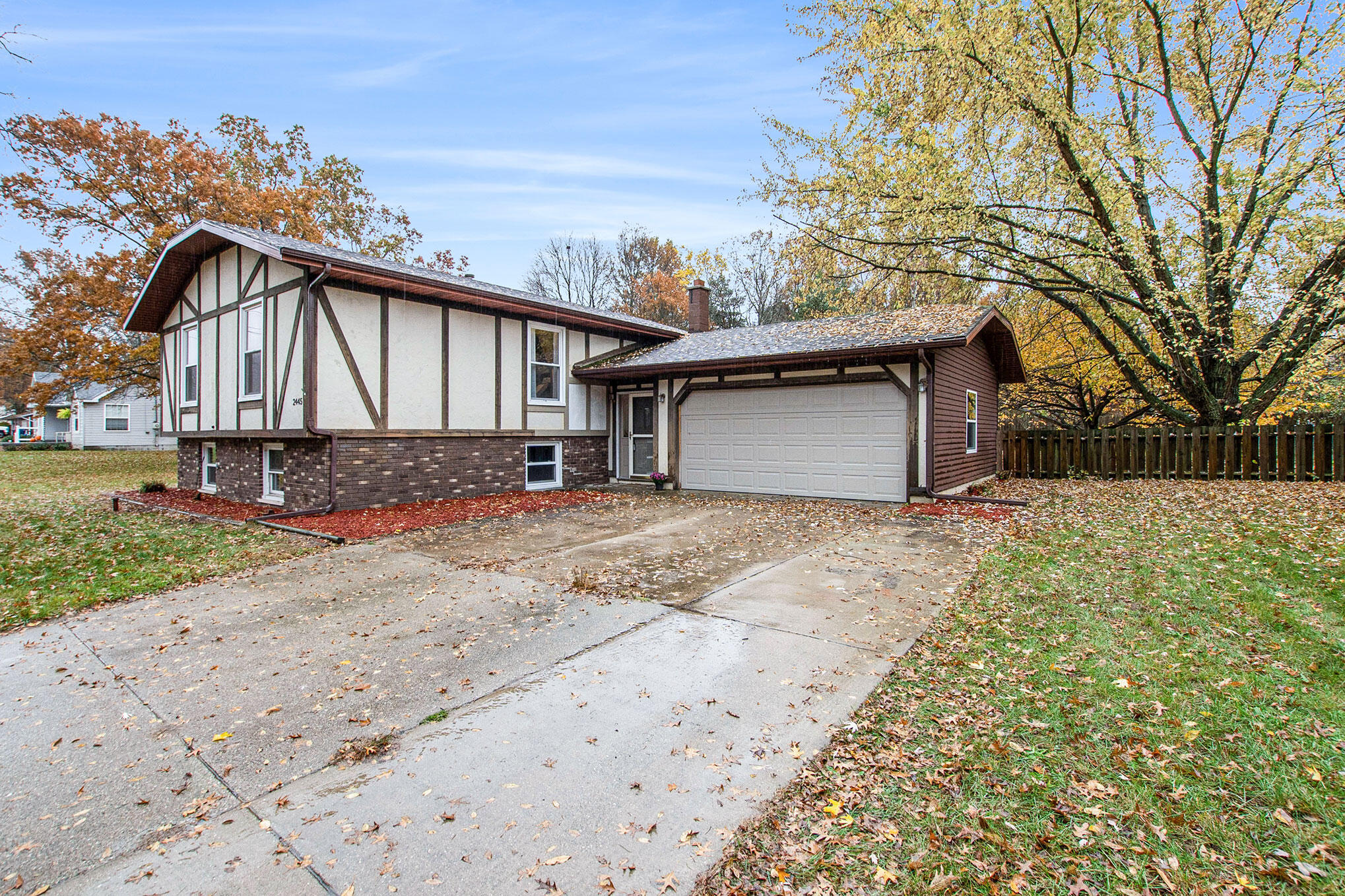 2445 East Hile Road Muskegon, MI 49444 - Photo 2 of 25 4 Bedrooms