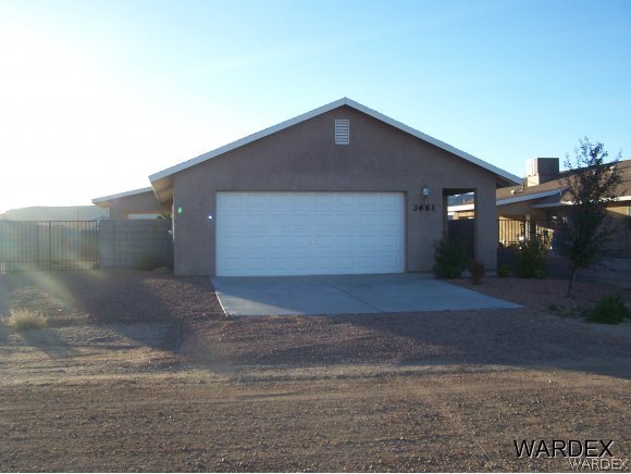 3661 North Kenneth Road Kingman, AZ 86409 - Photo 1 of 18 a front view of house