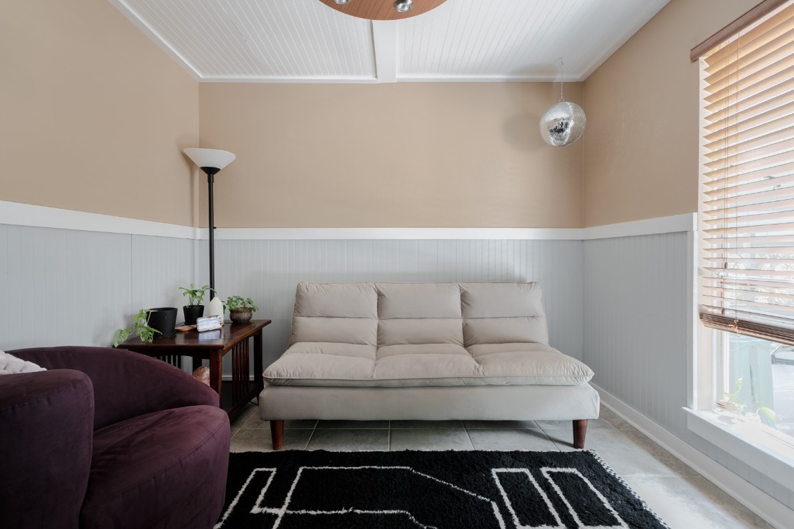 3301 Doolin Drive Austin, TX 78704 - Photo 9 of 32 a living room with furniture