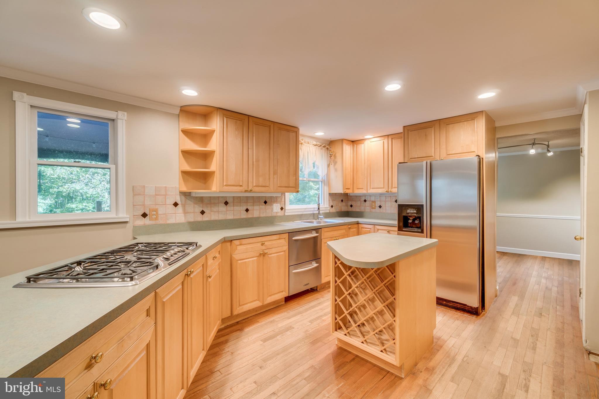 2287 Archdale Road Reston, VA 20191 - Photo 3 of 24 Custom Gourmet Kitchen to work and enjoy!