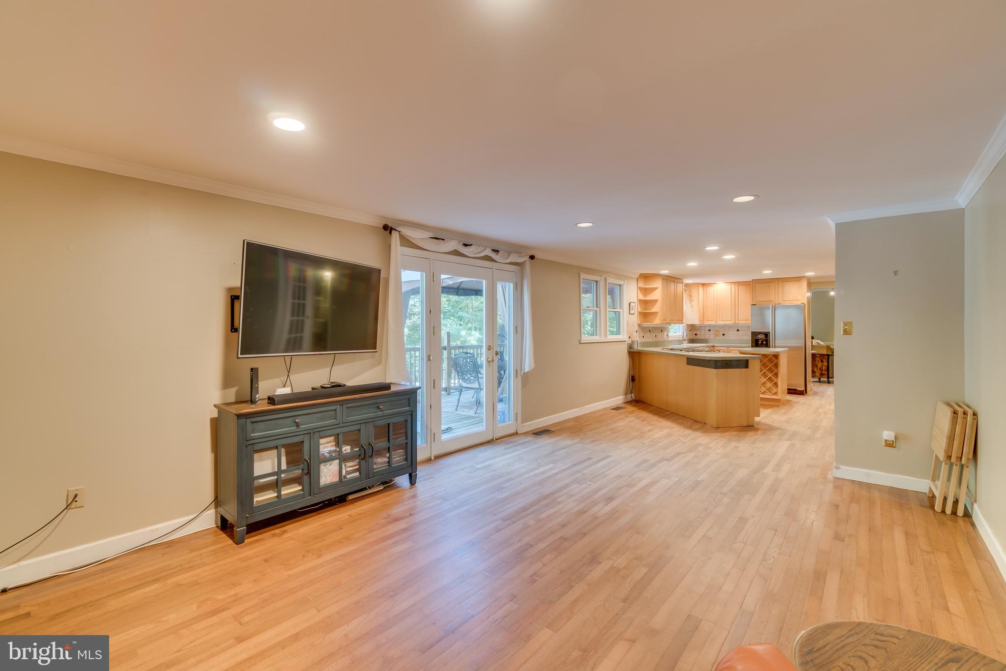 2287 Archdale Road Reston, VA 20191 - Photo 6 of 24 Large Family Room of Kitchen