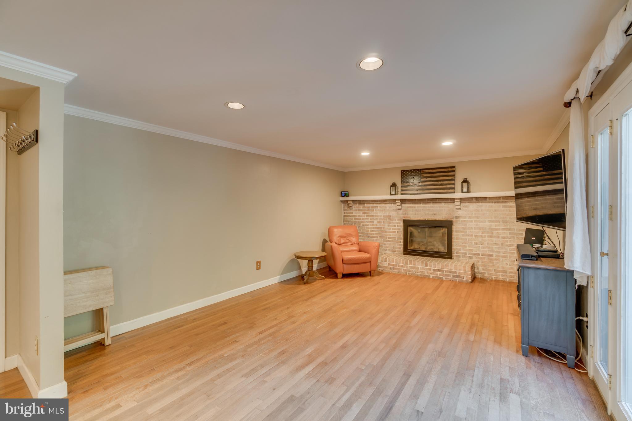 2287 Archdale Road Reston, VA 20191 - Photo 7 of 24 Family Room with access to huge deck!