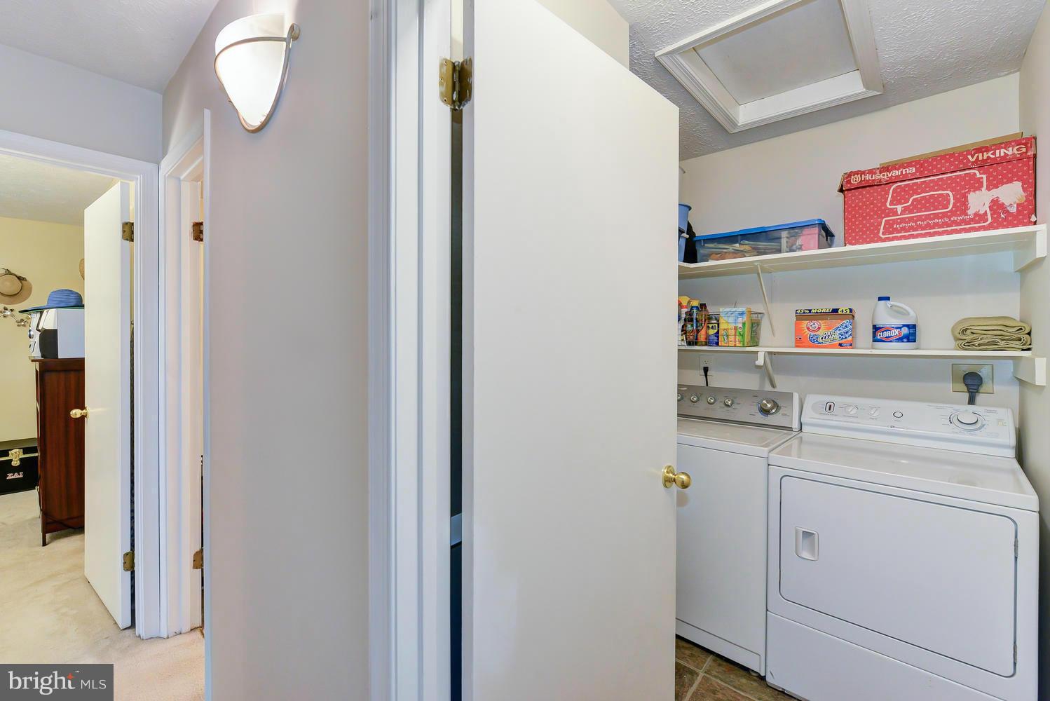 10107 Oakton Terrace Road, Unit 10107 Oakton, VA 22124 - Photo 17 of 30 Interior (General)