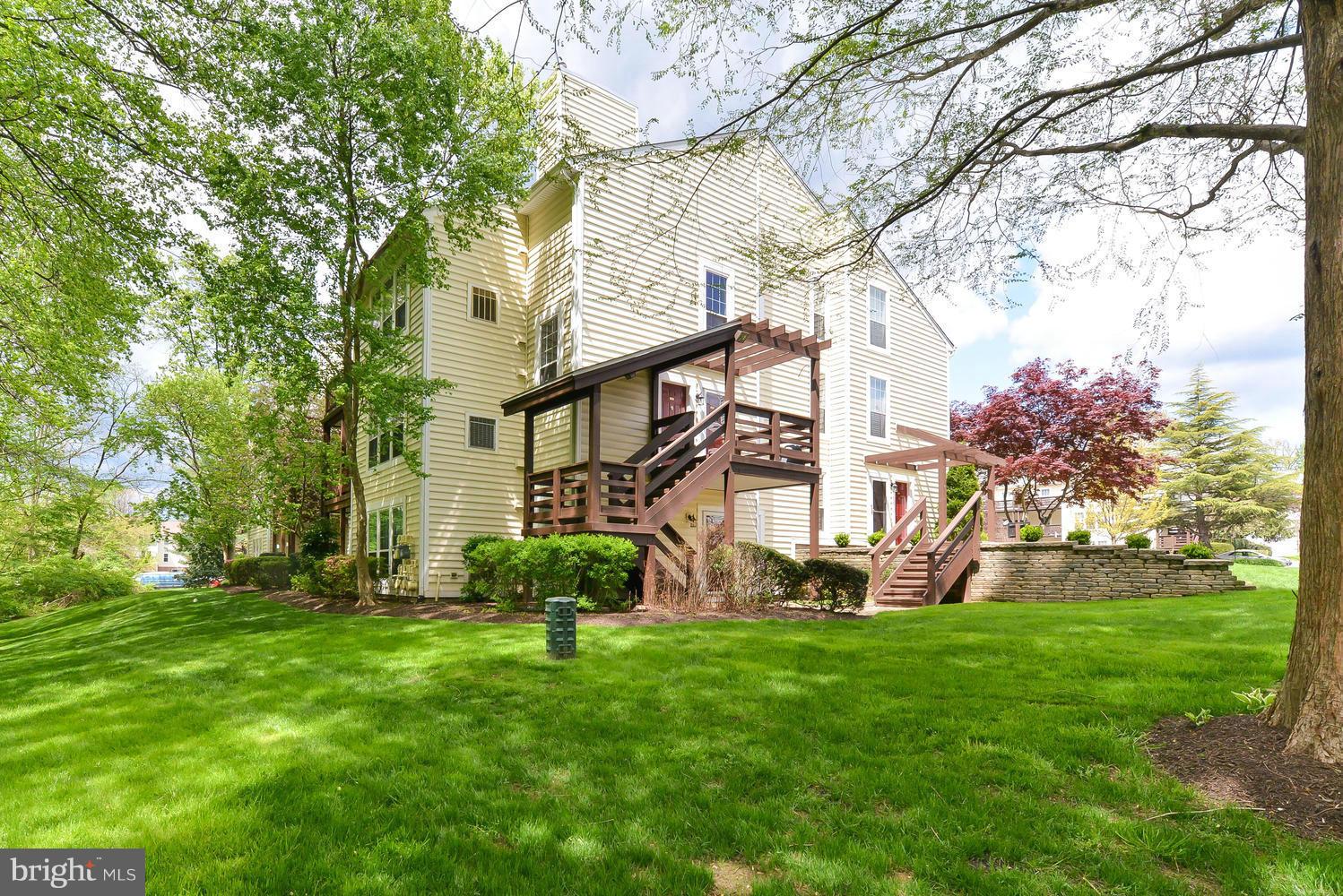 10107 Oakton Terrace Road, Unit 10107 Oakton, VA 22124 - Photo 28 of 30 Exterior (General)