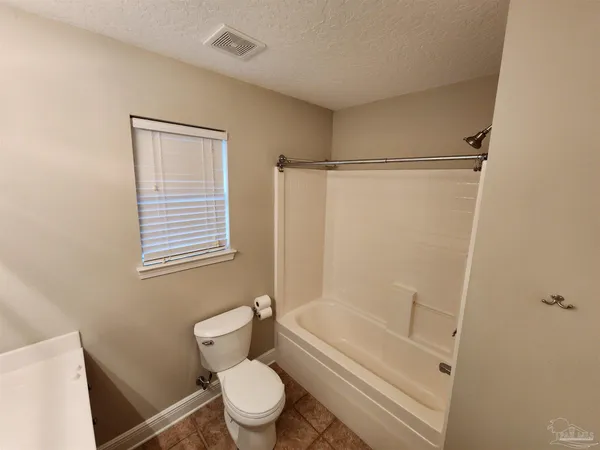 $2,100 | 276 Tecumseh Lane, Mary Esther, FL 32569