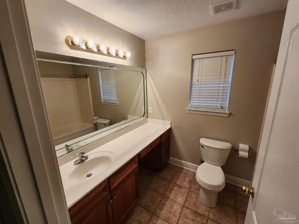 $2,100 | 276 Tecumseh Lane, Mary Esther, FL 32569