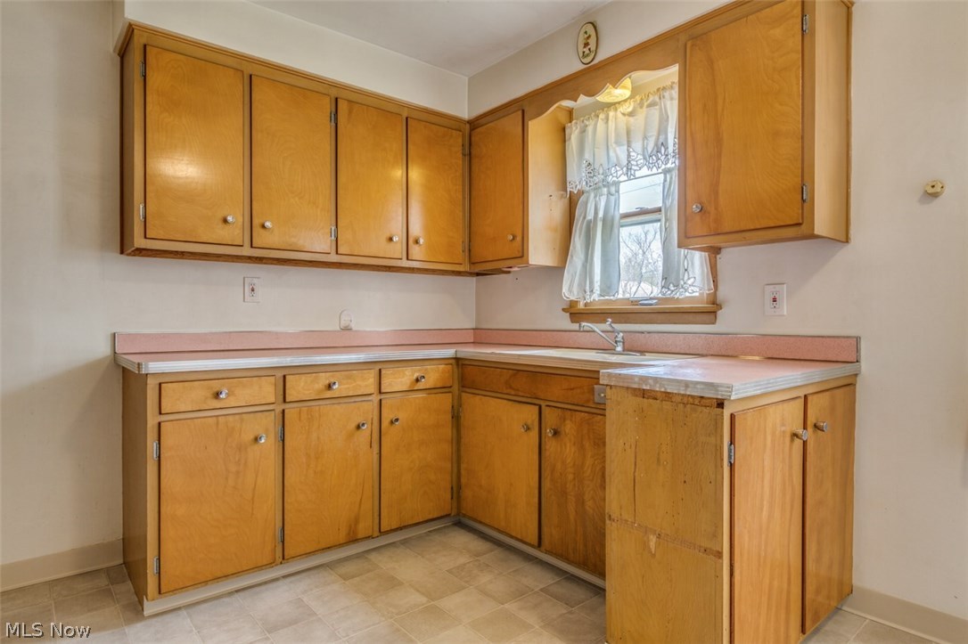 22601 Chardon Road Euclid, OH 44117 - Photo 6 of 21 Gallery Image 6
