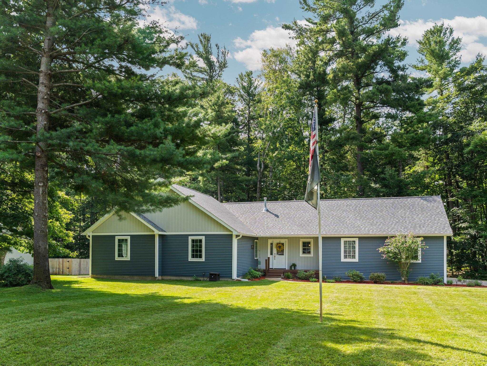 698 Bass Lake Road Traverse City, MI 49685 - Photo 1 of 40 1938031-6e752d07-8a39-49b9-9ce8-7e9e3798f398.JPG