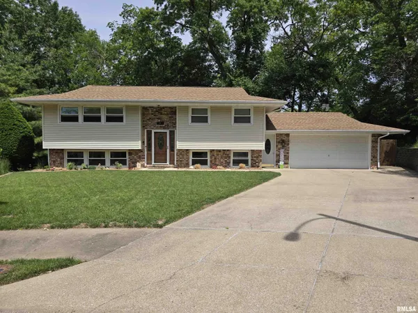 $280,000 | 4 Crimson Court, Pekin, IL 61554