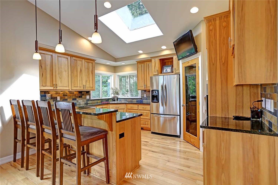 915 Rowe Road Camano Island, WA 98282 - Photo 10 of 25 Gallery Image 10
