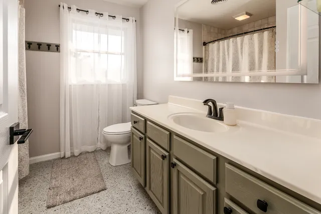 $267,500 | 159 Cashen Drive, Makanda, IL 62958