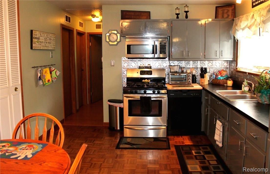 12502 Creek Road Carleton, MI 48117 - Photo 30 of 52 IMG_6481.JPG