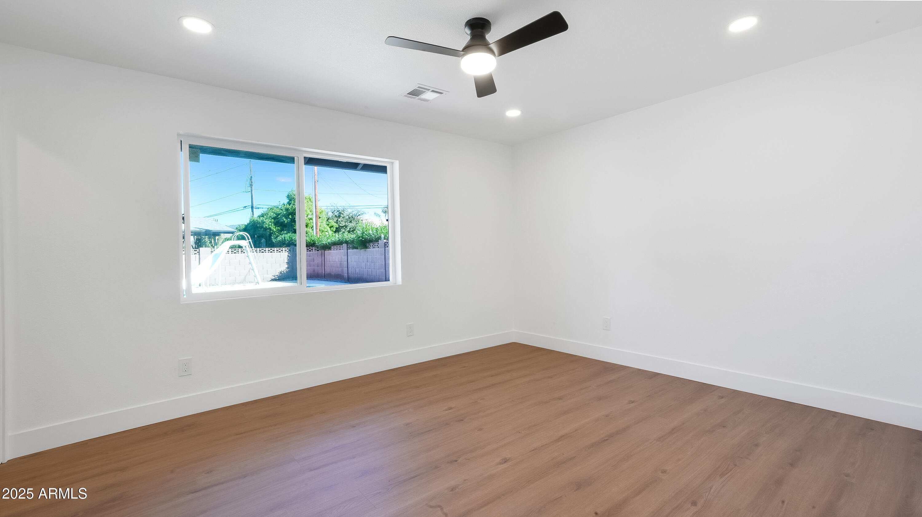 8829 North 17th Avenue Phoenix, AZ 85021 - Photo 16 of 38 14
