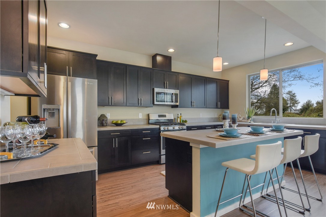 10717 Southeast 188th Street Renton, WA 98055 - Photo 4 of 21 Gallery Image 4