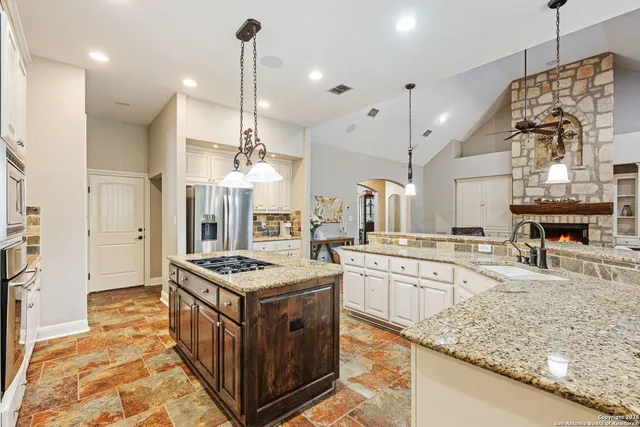 $1,095,000 | 27643 Oak Brook Way, Boerne, TX 78015