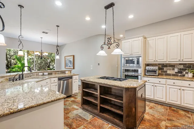 $1,095,000 | 27643 Oak Brook Way, Boerne, TX 78015