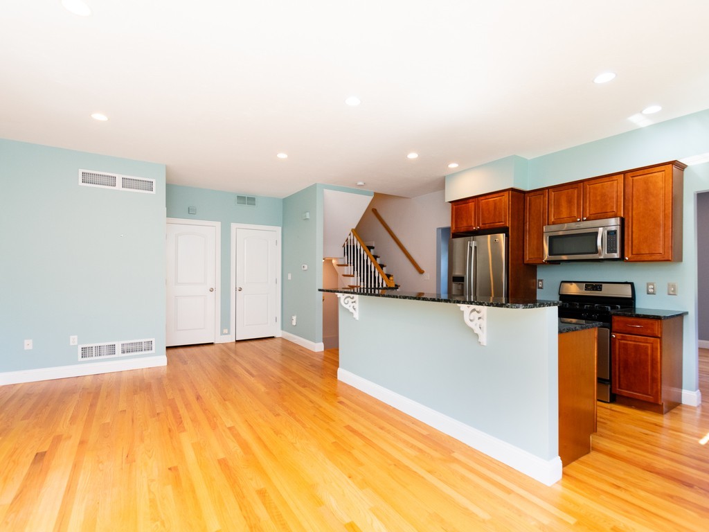 37 Hamilton Place, Unit 37 Needham, MA 02494 - Photo 6 of 27