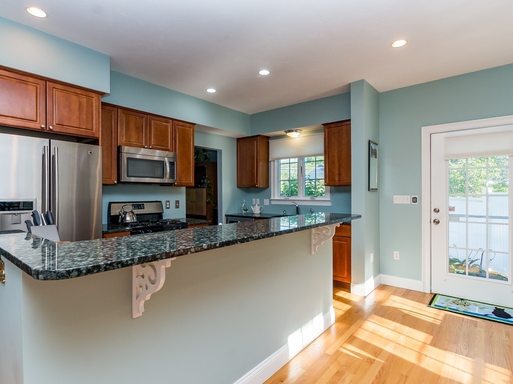37 Hamilton Place, Unit 37 Needham, MA 02494 - Photo 8 of 27