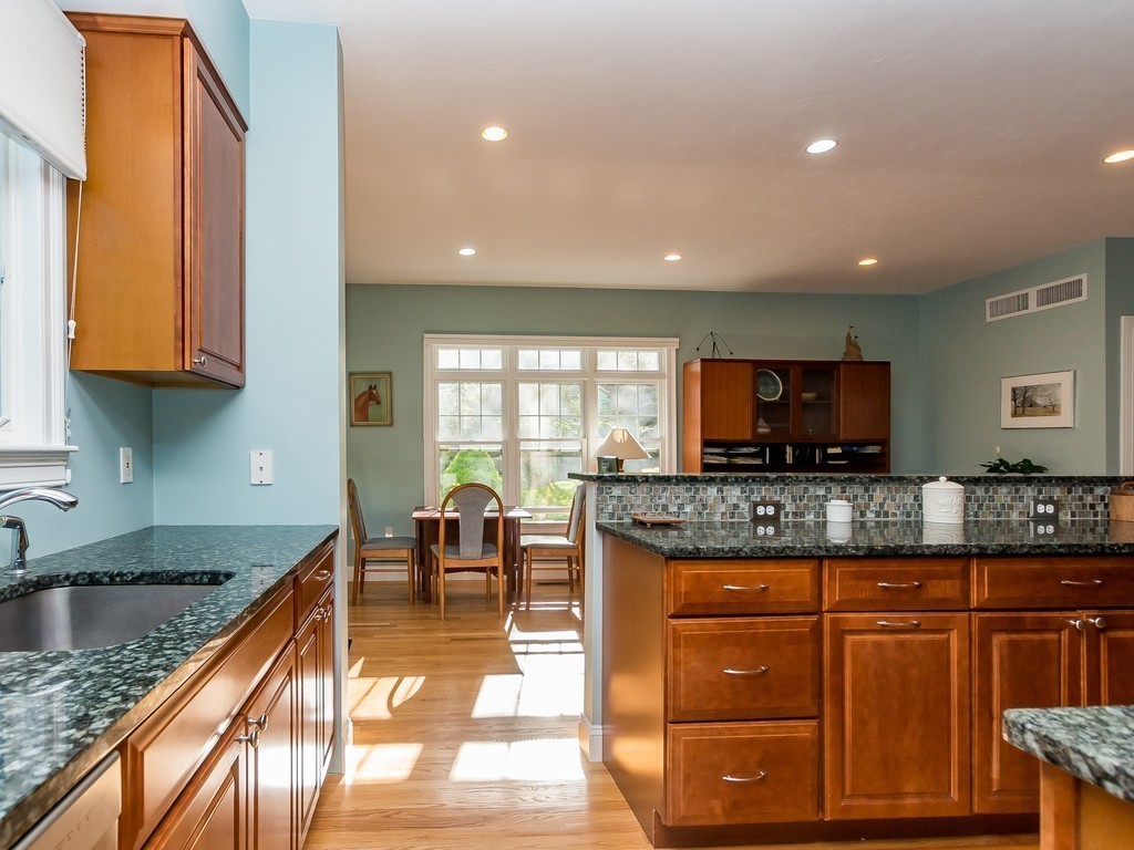 37 Hamilton Place, Unit 37 Needham, MA 02494 - Photo 9 of 27