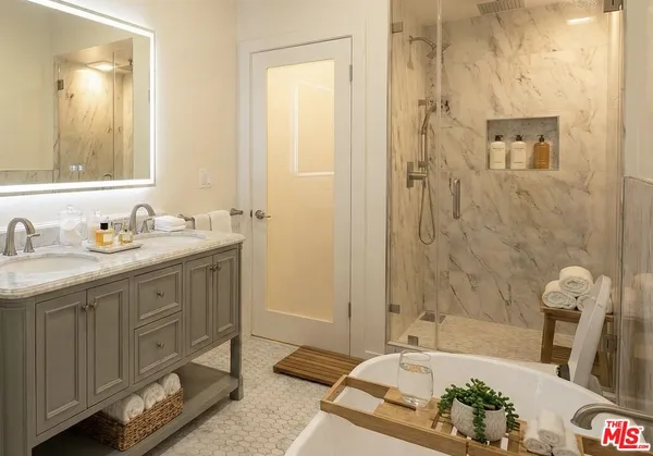 $4,600 | 1000 South Sherbourne Drive, Los Angeles, CA 90035
