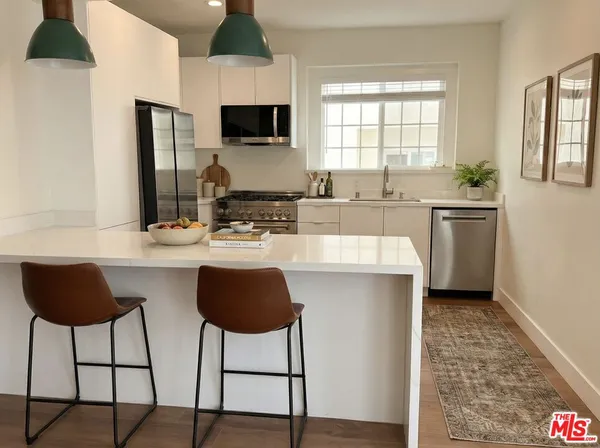 $4,600 | 1000 South Sherbourne Drive, Los Angeles, CA 90035