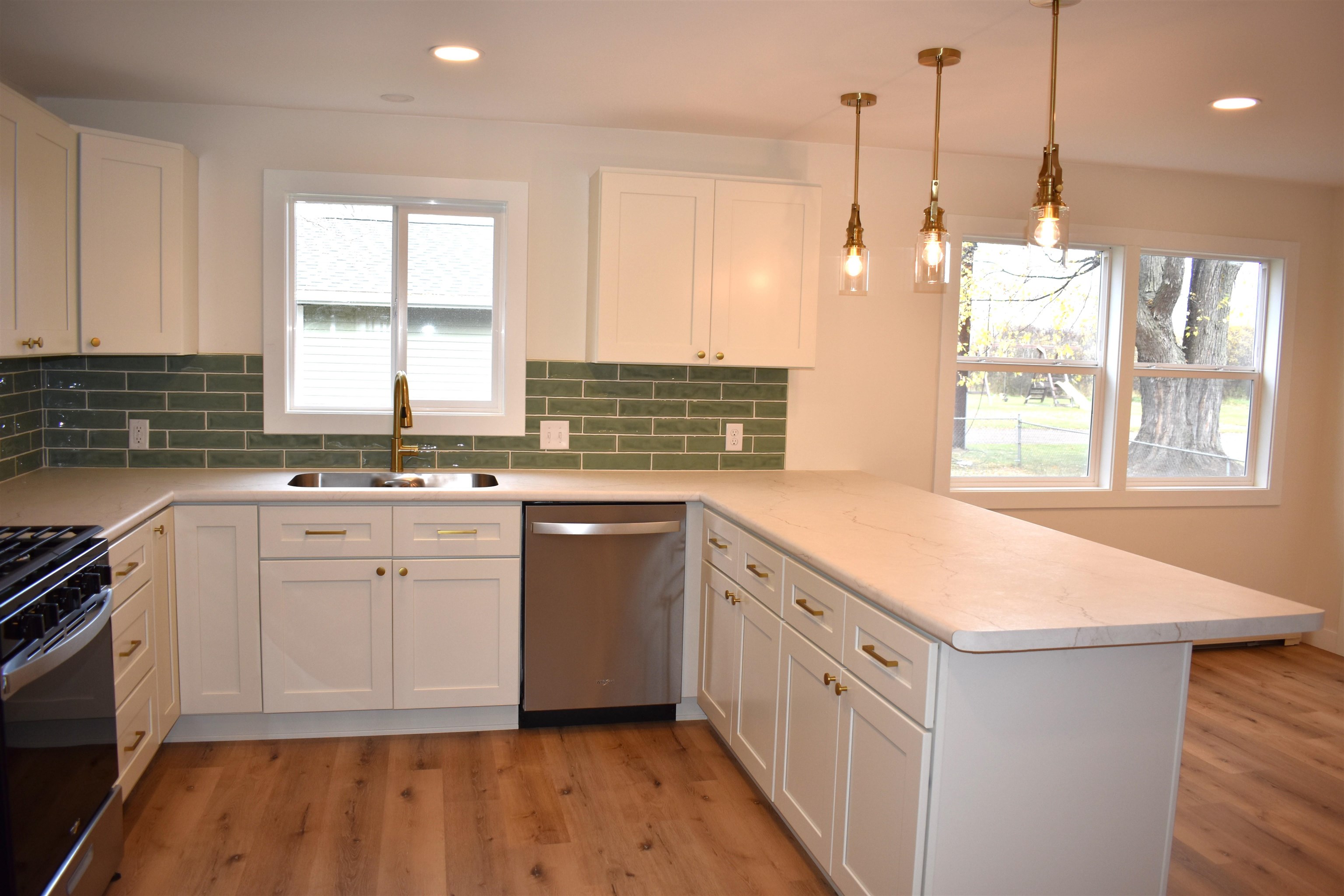 1915 North 53rd Street Superior, WI 54880 - Photo 4 of 37 Kitchen