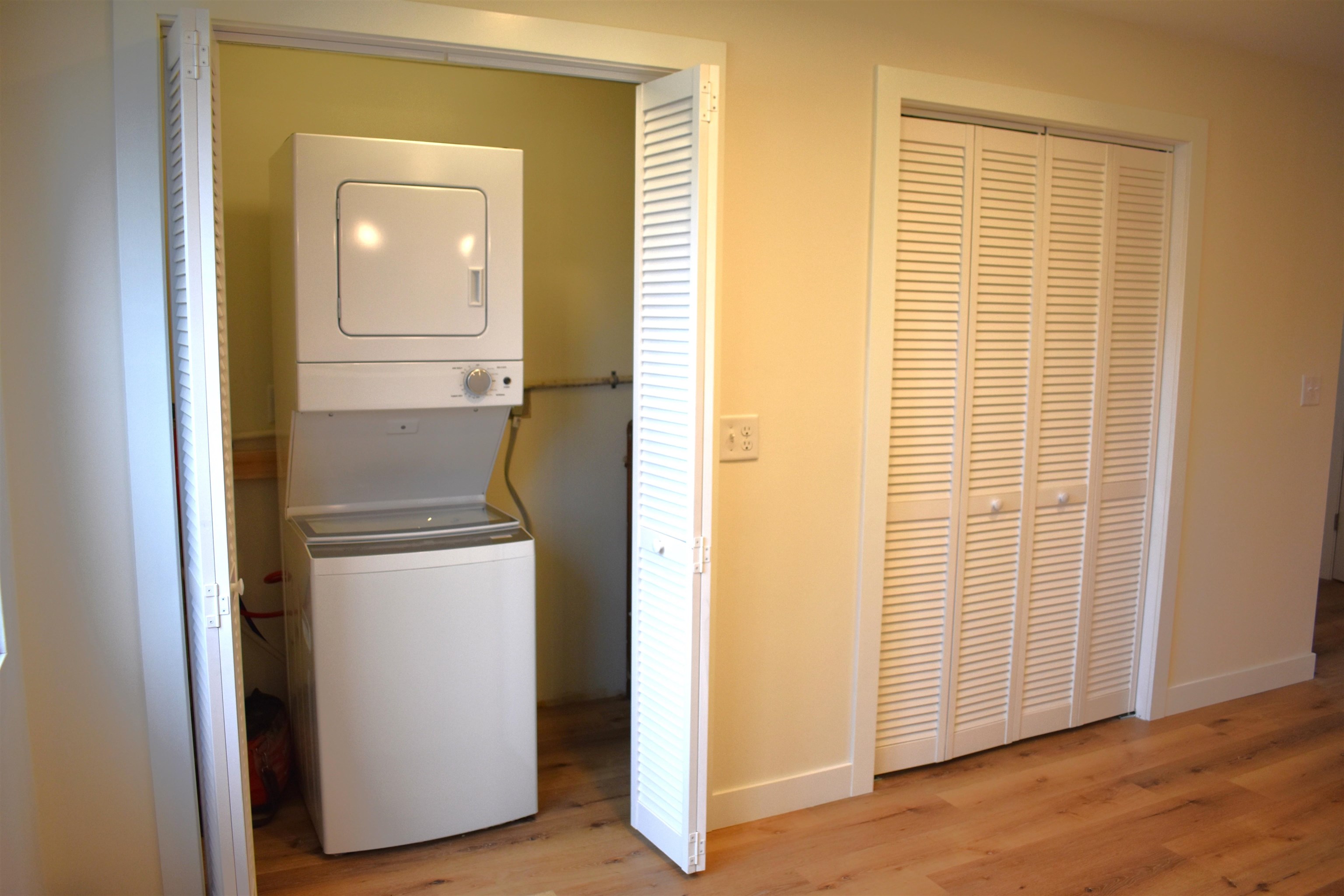 1915 North 53rd Street Superior, WI 54880 - Photo 10 of 37 Laundry