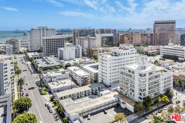 a picture of city view