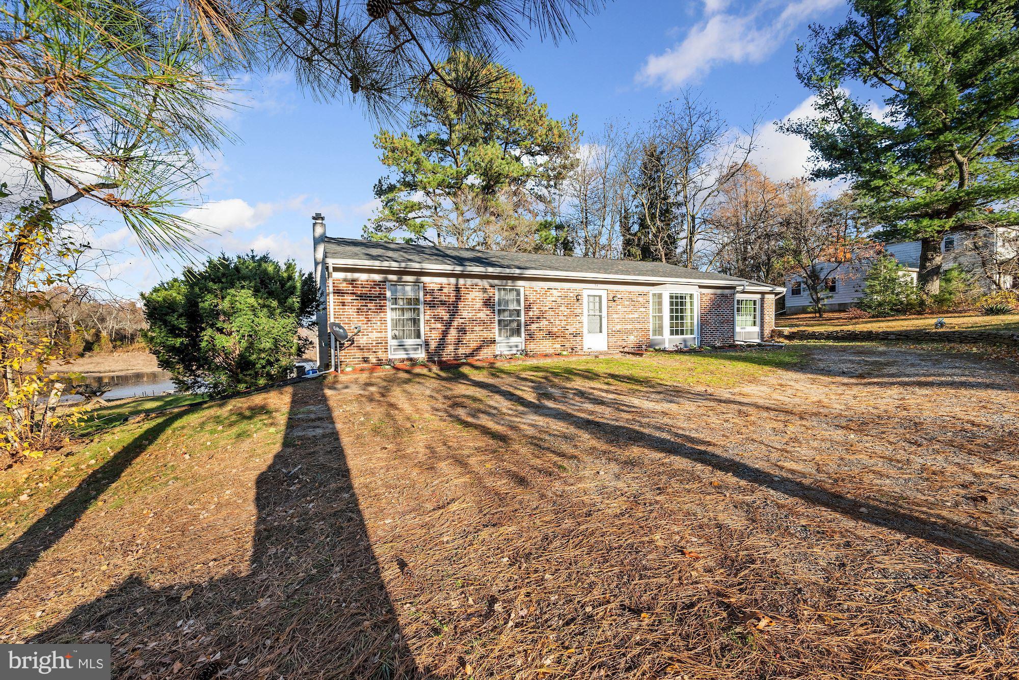 54 Mantua Road Mount Royal, NJ 08061 - Photo 3 of 29