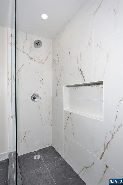 20 Dojean Court Bergenfield, NJ 07621 - Photo 32 of 50