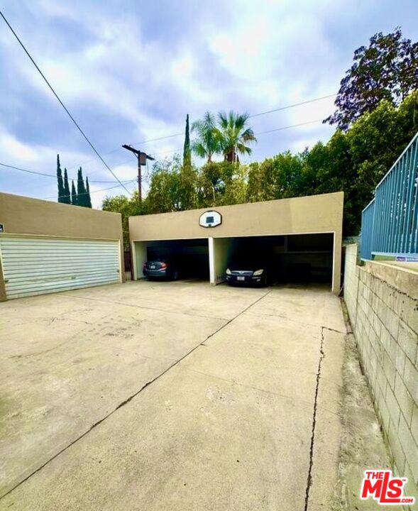 11926 West Magnolia Boulevard, Unit 1/4 Valley Village, CA 91607 - Photo 4 of 12 a view of an outdoor space