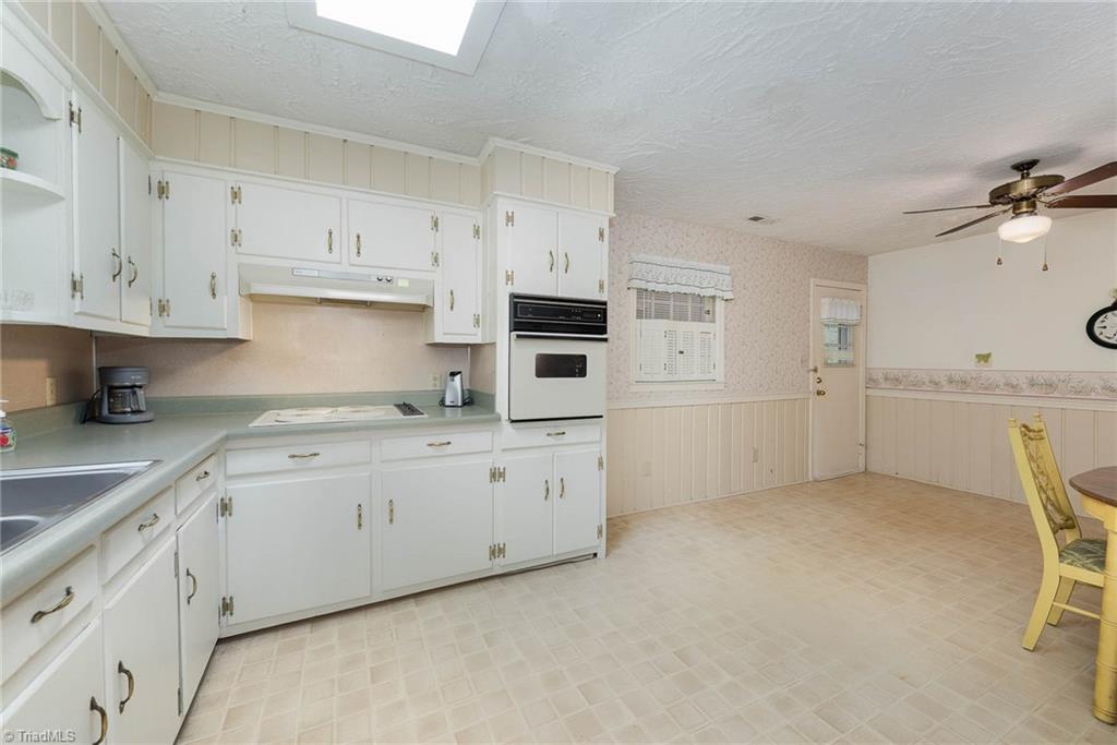 1324 Ziglar Road Winston-Salem, NC 27105 - Photo 12 of 30 Gallery Image 12