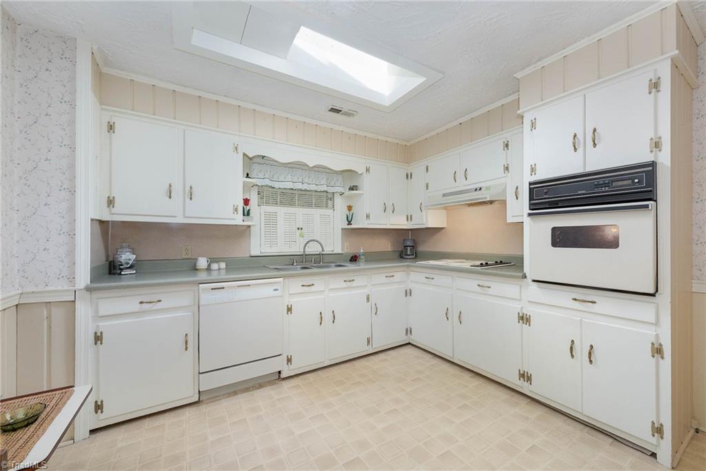 1324 Ziglar Road Winston-Salem, NC 27105 - Photo 13 of 30 Gallery Image 13