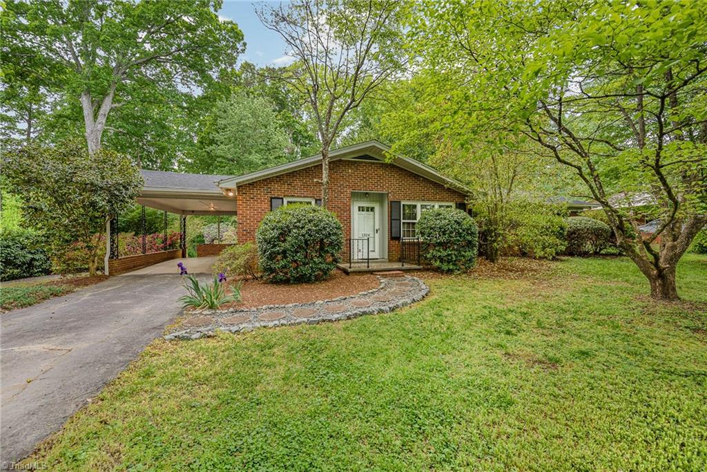 1324 Ziglar Road Winston-Salem, NC 27105 - Photo 3 of 30 Gallery Image 3