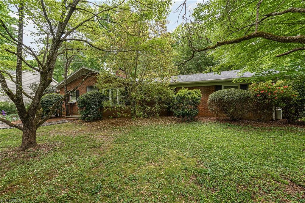 1324 Ziglar Road Winston-Salem, NC 27105 - Photo 4 of 30 Gallery Image 4