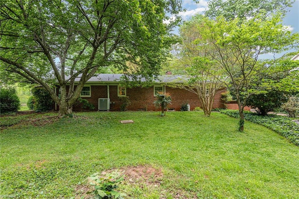 1324 Ziglar Road Winston-Salem, NC 27105 - Photo 5 of 30 Gallery Image 5