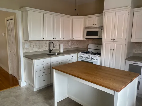 $2,700 | 721 East 3rd Street, Unit 3, Boston, MA 02127