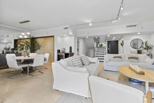 $6,000 | 520 Brickell Key Drive, Unit A307, Miami, FL 33131