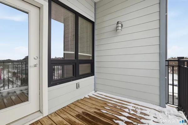 $3,200 | 71 Connecticut Avenue, Unit 301, Norwalk, CT 06850
