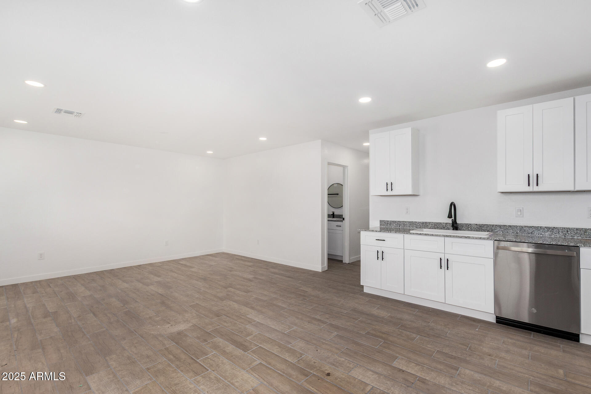 217 North 88th Place Mesa, AZ 85207 - Photo 5 of 24 10 - 88th