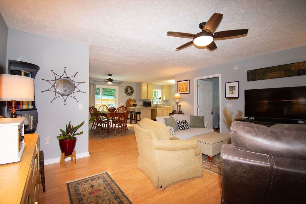 640 Lancelot Drive Reedville, VA 22539 - Photo 4 of 39