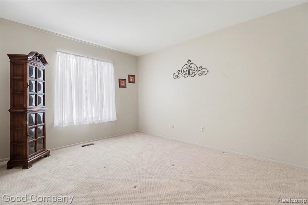 616 Tennyson Rochester Hills, MI 48307 - Photo 10 of 20