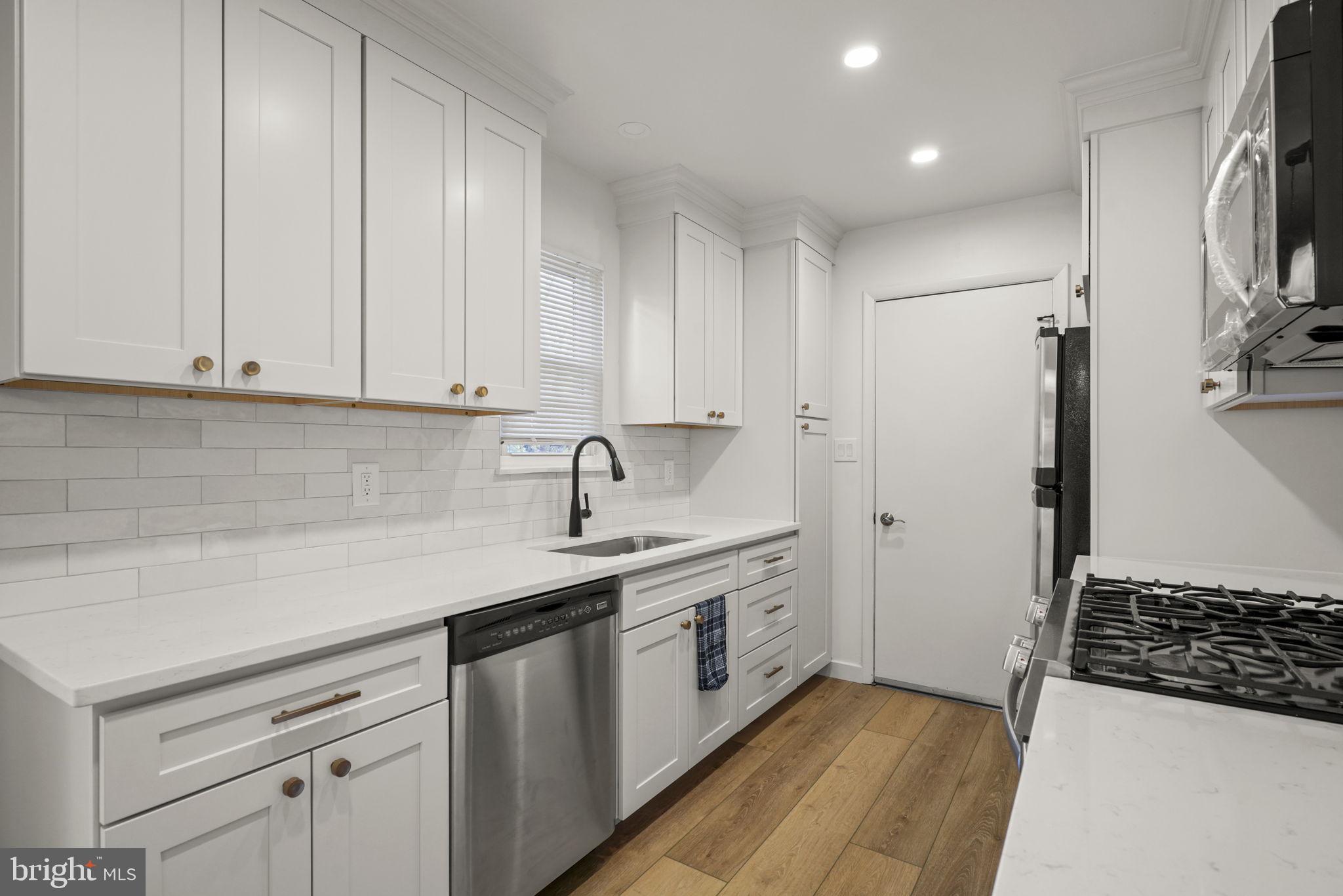 1420 Gilbert Road Arnold, MD 21012 - Photo 3 of 23 Kitchen