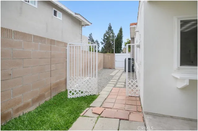 $4,995 | 1110 Redding Avenue, Costa Mesa, CA 92626