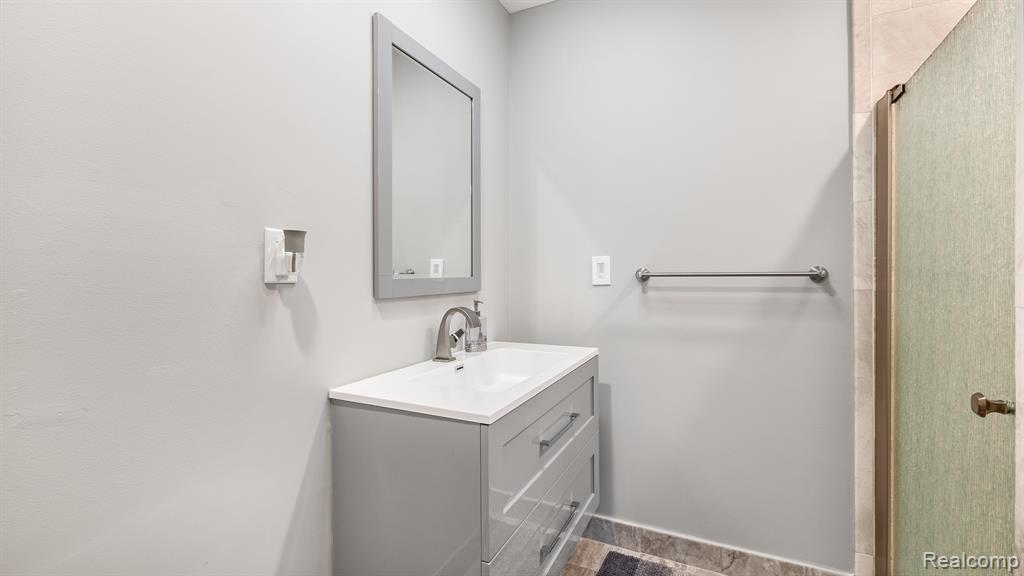 3693 Old Creek Road Rochester Hills, MI 48307 - Photo 13 of 30