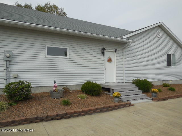 7678 Point Pleasant Road Pleasureville, KY 40057 - Photo 29 of 30 RightSide